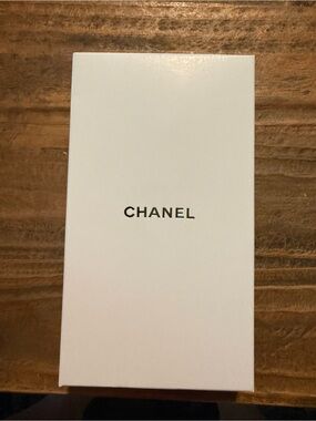 CHANEL White and Black Branded Phone Accessory Box